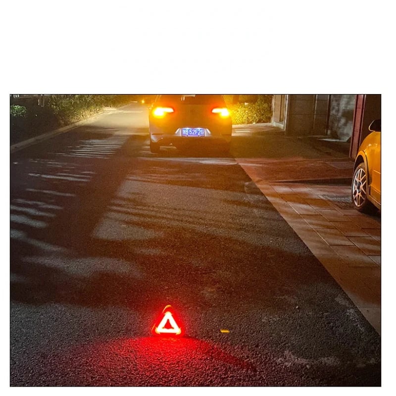 2-IN-1 Solar Emergency Triangle Warning Light at the Roadside